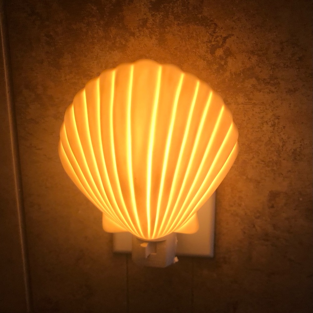 Sea Shell Night Light, New - Picture 3 of 17